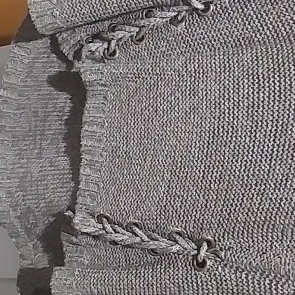 knitted beige sweater - Picture 2 of 5